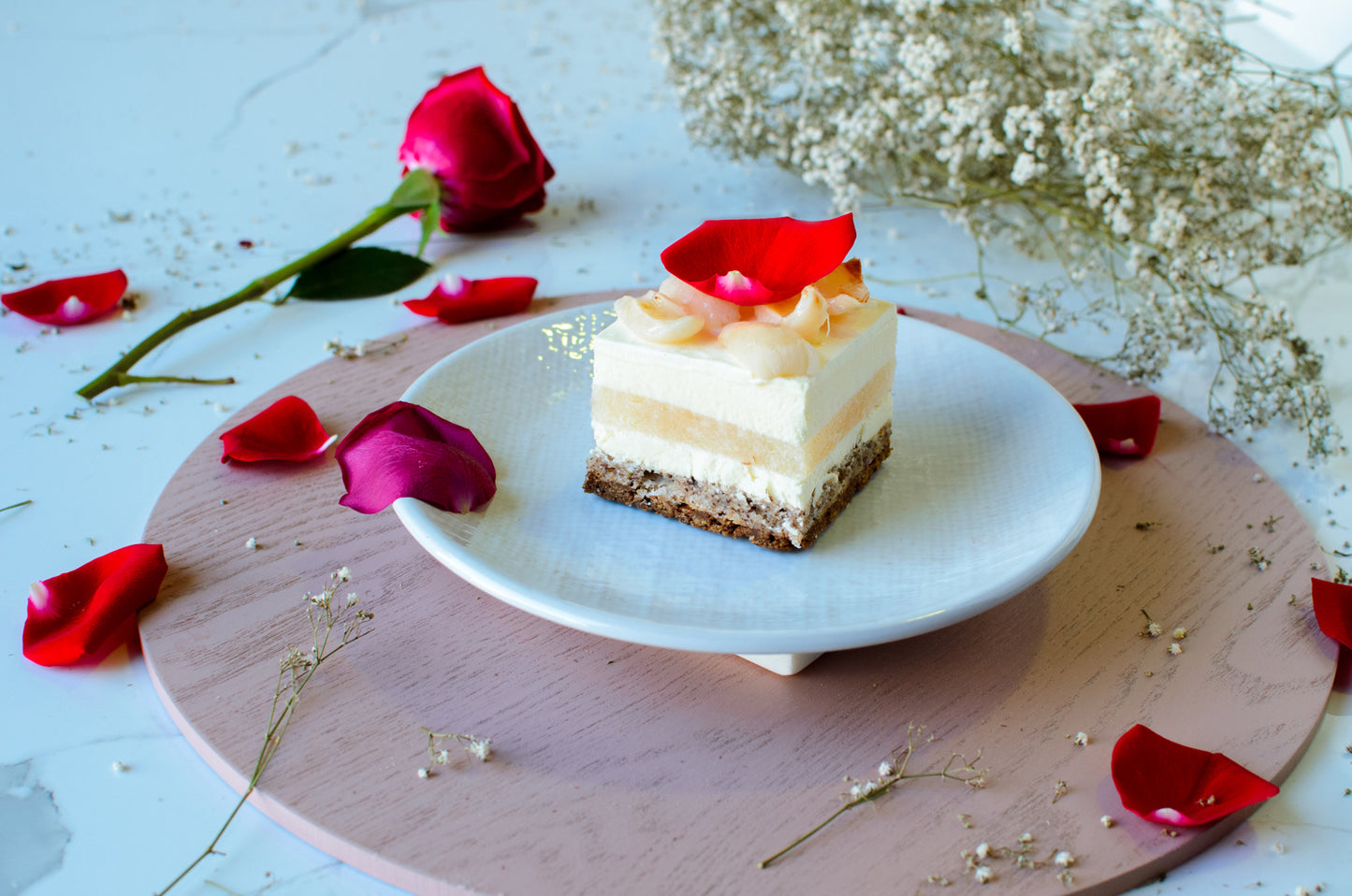 SIGNATURE ROSE AND LYCHEE CAKE