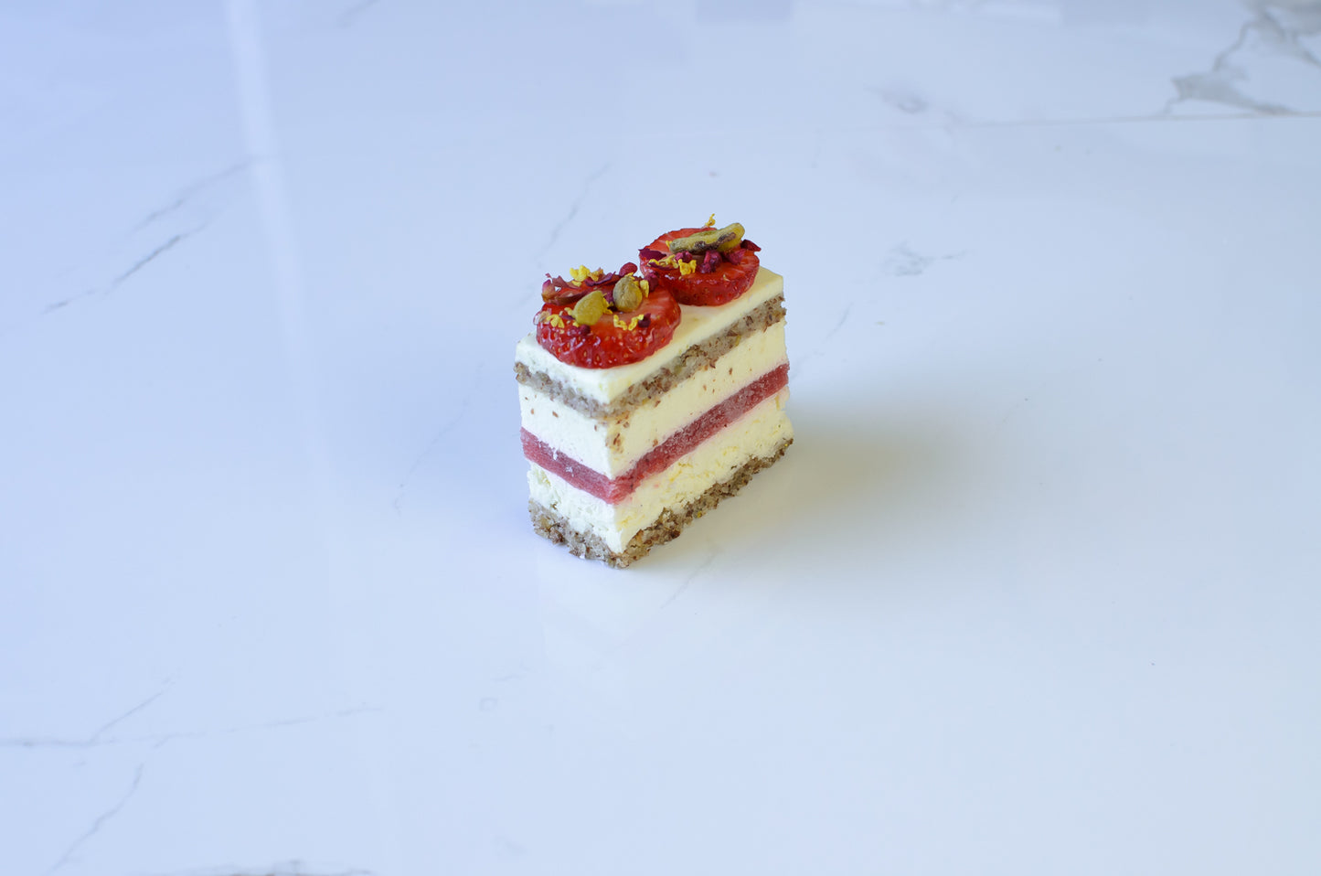 SIGNATURE STRAWBERRY AND PISTACHIO CAKE (GF)