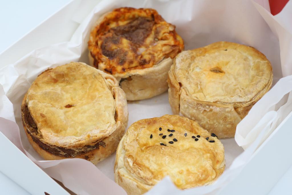 MIXED PIE BOX 8PK